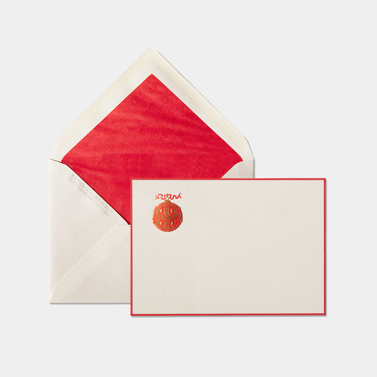Carte et enveloppe assortie motif boule de noel rouge