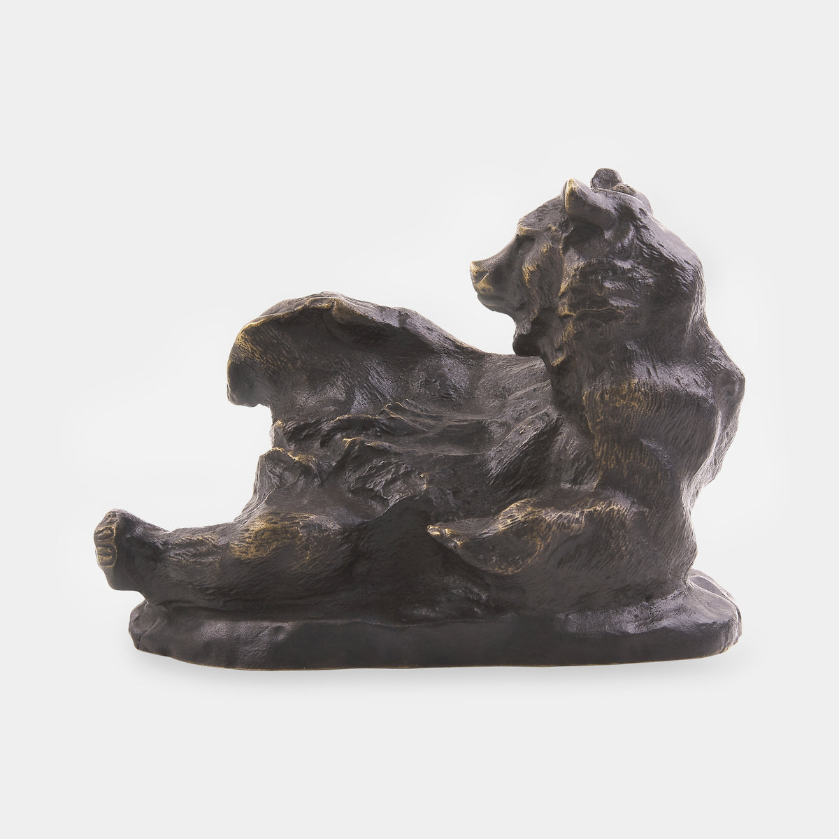 L’Ours couché sur le dos